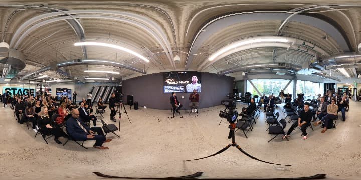 Metta Speaking about crafting his narrative